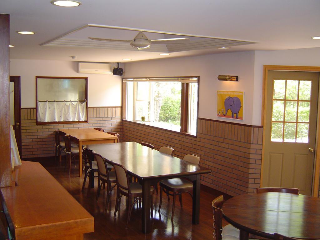 Family Pension Crayon Fujikawaguchiko Exterior foto